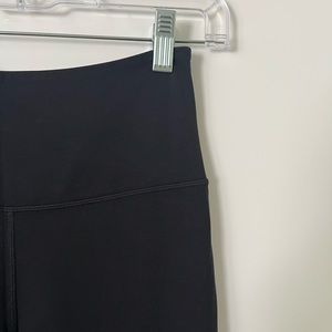 Lululemon Groove SHR Pant sz. 6